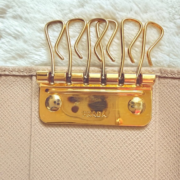 Prada Saffiano Leather Keyholder with Gold Logo - Picture 5 of 13